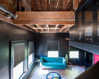 The 505 Eugene - Eugene - Living room
