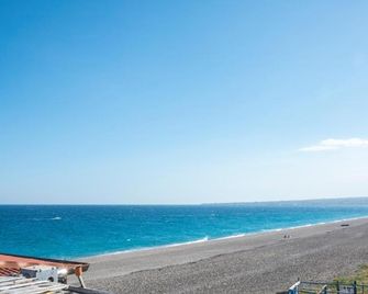 Ahm7nani - Mascali - Пляж