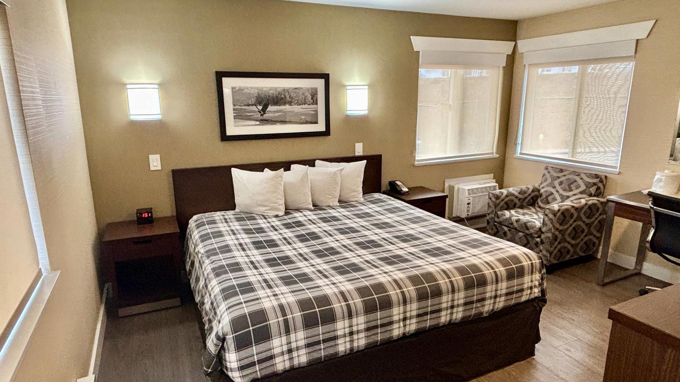 Rodeway Inn & Suites