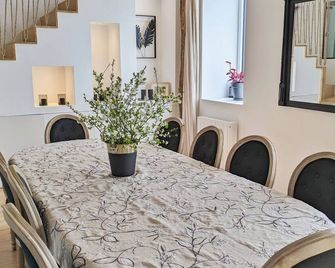 Large Mill for up to 12 with games, paddle and boat - Entrammes - Salle à manger