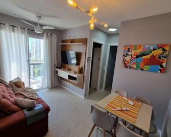 2 bedroom apartment, air conditioning, complete, 10 km from Copacabana, in the Tourist Area Center - ריו דה ז'ניירו - סלון