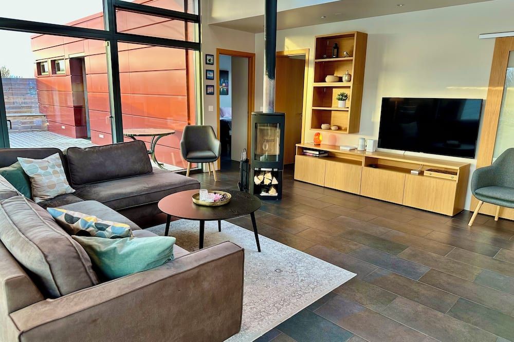 Luxury, Modern, Amazing River/Mountain view with Hot Tub. Winter/Summer Holiday - Reykholt - Obývací pokoj