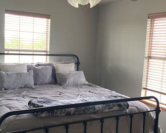 The Outdoorsman At Homes On Holiday - Ardmore - Slaapkamer