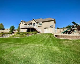 Hot Tub - Pool Table - Mtn. Views - Highland Haven - Highland - Building