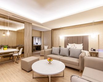 Six Star Motel-Zhongli - Taoyuan City