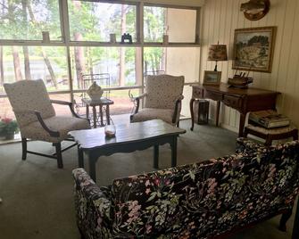 Fall Special Beautiful Private Ranch On Lake - Marshall - Living room
