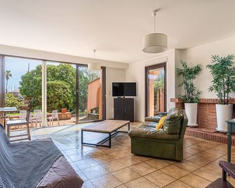 Villa Cantegril by Interhome - Hyères - Soggiorno