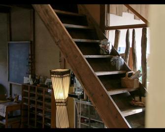 Warabegokoronokoyado Namiji - Hostel - Matsue - Escaleras