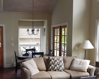 Cottage 21-Cozy Pender Island Cottage - Pender Island - Sala de estar