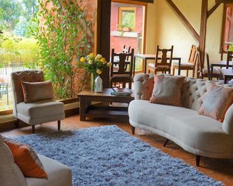 Ilatoa Lodge - Tumbaco - Sala de estar