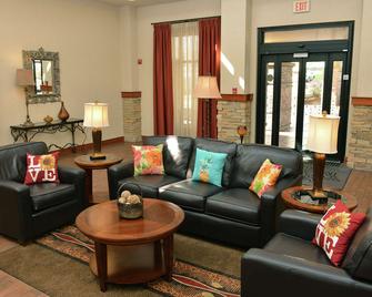 Hampton Inn & Suites Springfield - Springfield - Living room