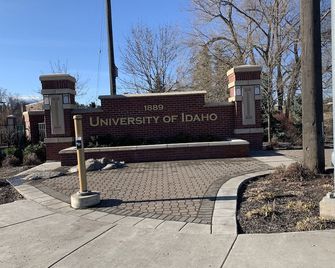 Spa Palouse Home, Spacious & Extremely Comfortable Upper Level private entrance. - Pullman - Gebäude