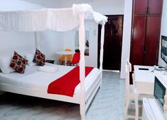 Lux Suites Bustani studio Apartments - Mombasa - Sypialnia