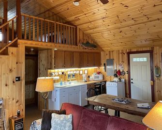Great Escape - Unplug in newly renovated cottage on Lake Superior beach - Grand Marais - Cocina