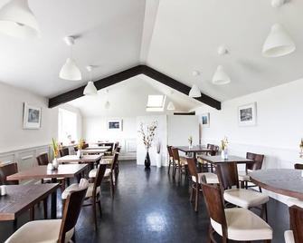 The Beach, Days Bar and B&B - Inishbofin - Restaurante