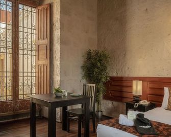 هوستل لا كازا دي ميلجار - أريكويبا - غرفة طعام