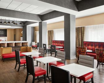 Hampton Inn & Suites Charlotte Steele Creek - Charlotte - Restaurante