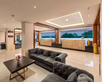 Golden Tulip Goa Candolim - Candolim - Lobby