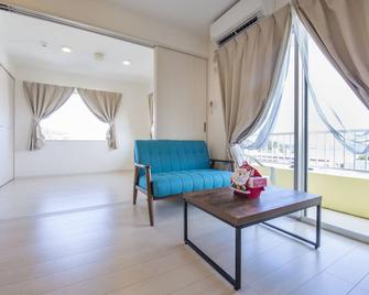 Snowball Condominium - Kin - Living room