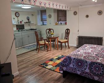 Cozy and cute private studio close to Manhatan very affordable near NYC skyline - West New York - Habitación