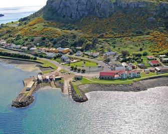 Stanley Village Waterfront Accommodation - Stanley