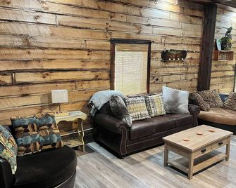 Comfortable cabin. French Lick. Close to everything. Pet friendly. WiFi. Acerage - French Lick - Lounge