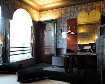Latroupe Hotel Le Berger - Bruxelles - Salon