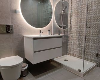 Santa Cruz Ocean Apartment - I - A dos Cunhados - Baño