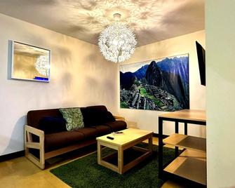 Stay Pittsburgh Hostel - Pittsburgh - Living room