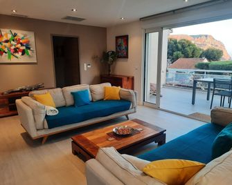 Hpc Suites - Cassis Centre - Parking Securisé & Piscine Chauffée - Cassis - Sala de estar