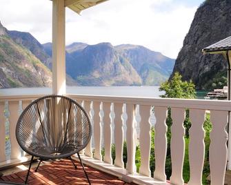 Visit Undredal - Undredal - Balcón