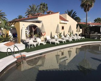 Rainbow Golf Bungalows, Gay Boutique Resort - Maspalomas