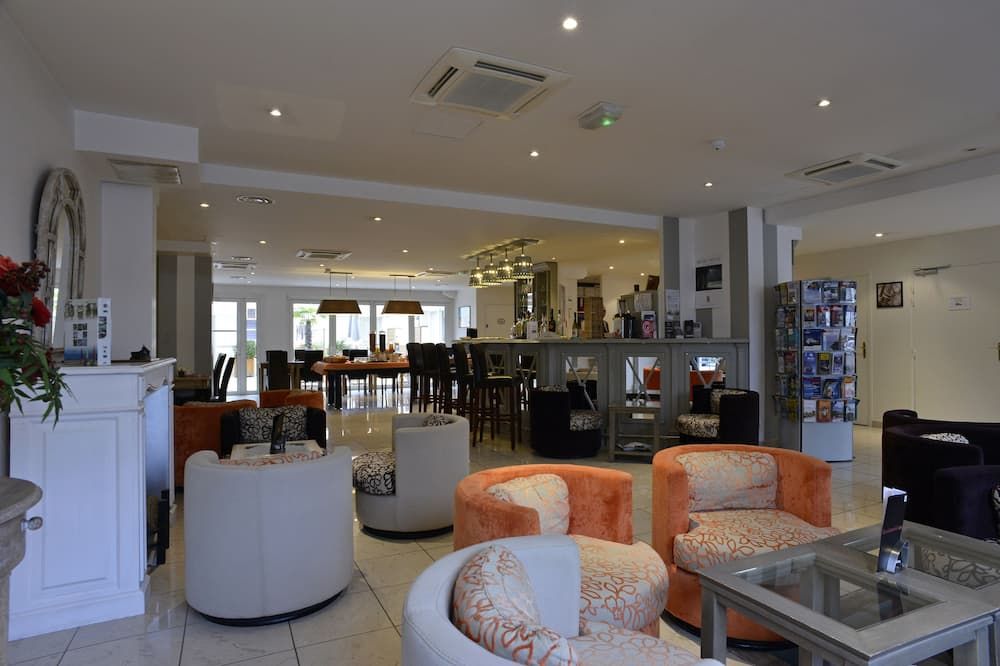 هوتل ألموريا - دوفيل - بار