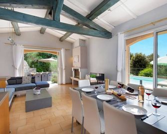 Villa Cabris by Villa Plus - Cabris - Comedor