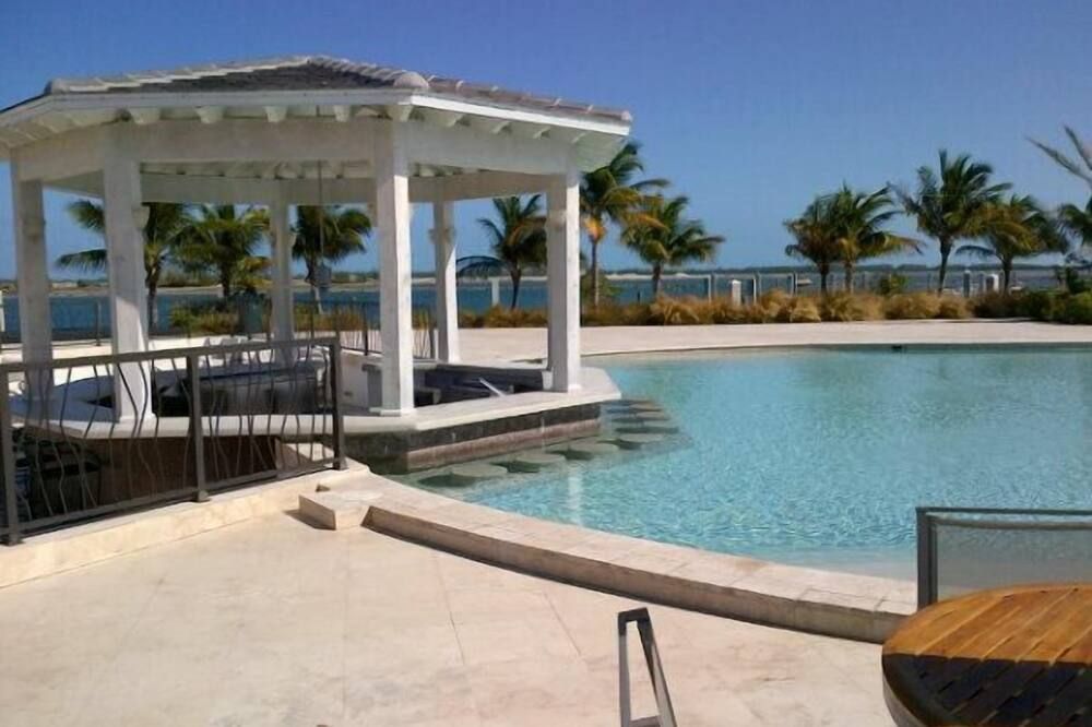 Luxury Studio At Bimini Bay - آليس تاون - حوض السباحة