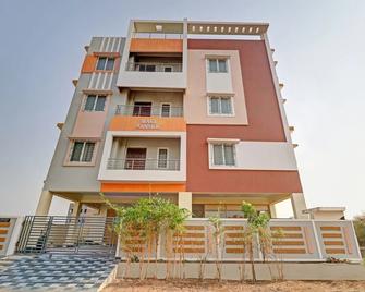 Treebo Trend Coastal Inn - Kakinada - Будівля