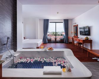 Two Seasons Siem Reap Hotel - Siem Reap