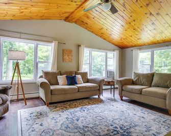 Hidden Haven on the Ding Dang; Pet- Friendly! - Wellsboro - Huiskamer