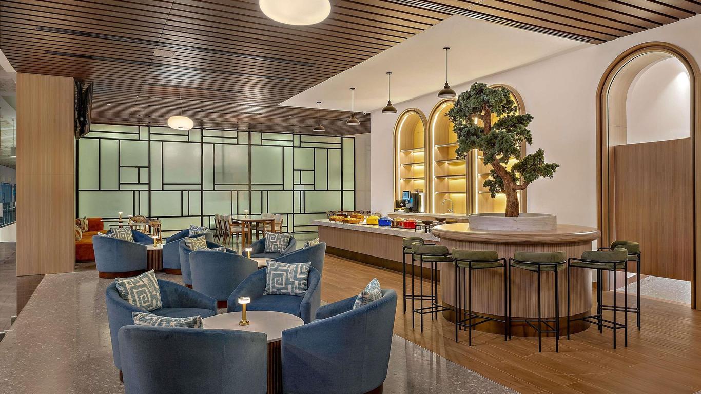 Novotel Al Bustan Abu Dhabi