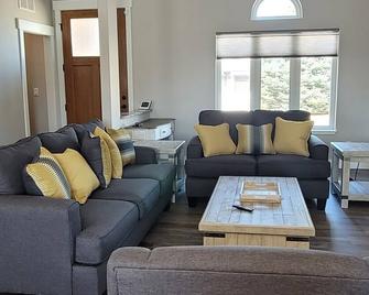 Golf Course Home - Pueblo West - Living room