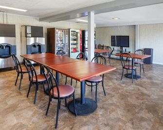 Red Carpet Inn - Louisville - Hurstbourne - Restaurante