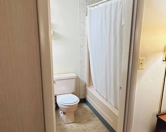 Pamola Motor Lodge - Millinocket - Baño