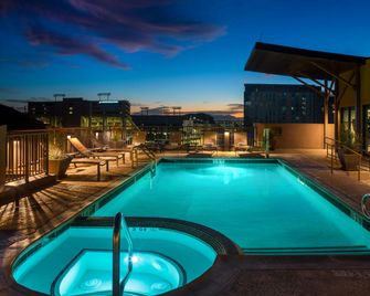 Residence Inn by Marriott Tempe Downtown/University - Tempe - Pool