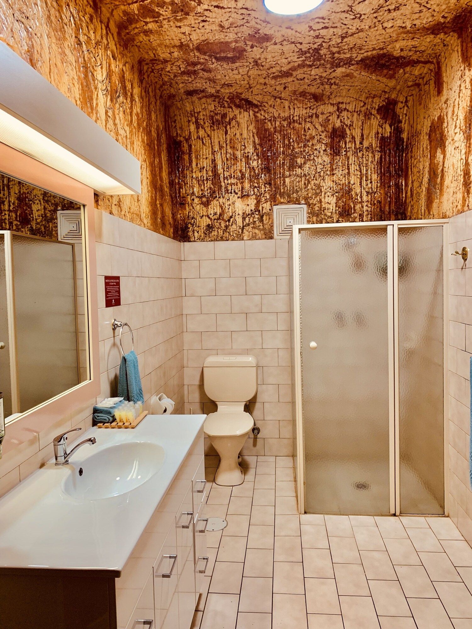 Bathroom view of Desert Cave Hotel