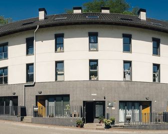 Penthouse, attic - 龍塞斯瓦耶斯 - 建築