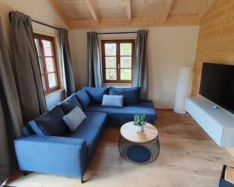 Oekologisches Holzblock-Ferienhaus Laute - Hayingen - Sala de estar