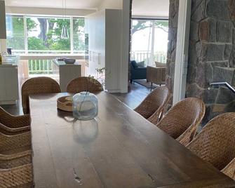 Luxury Beach House on two acres / Private Bathing Box / Botanic Like Gardens - Dromana - Sala pranzo