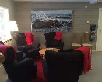 Närebo Gårdshotell & Restaurang - Lidköping - Living room