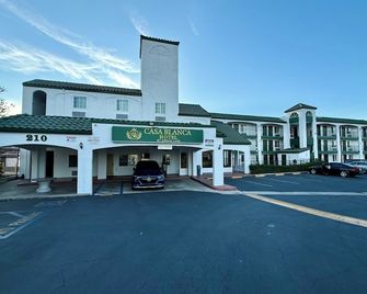 Casa Blanca Hotel - Corona - Corona - Gebäude