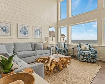 Mersea Oceanfront 10 Bedroom Home - Hatteras - Salon